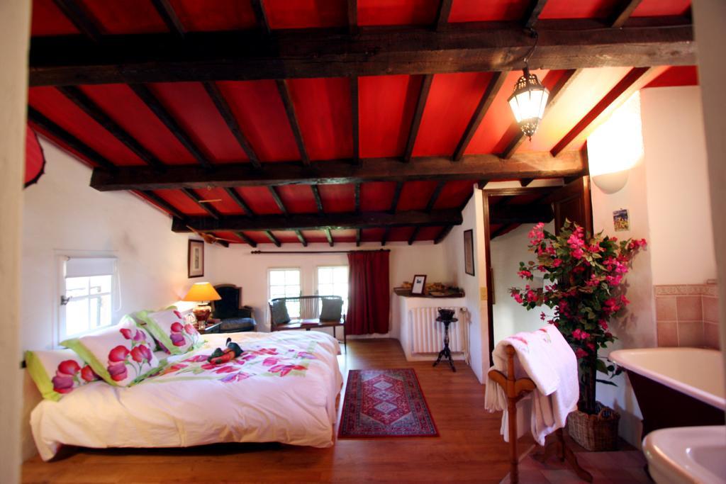 La Ferme Bed & Breakfast Saint-Marc-Jaumegarde Room photo