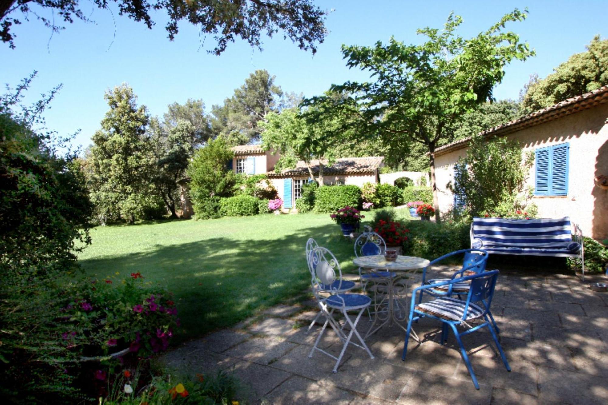La Ferme Bed & Breakfast Saint-Marc-Jaumegarde Exterior photo