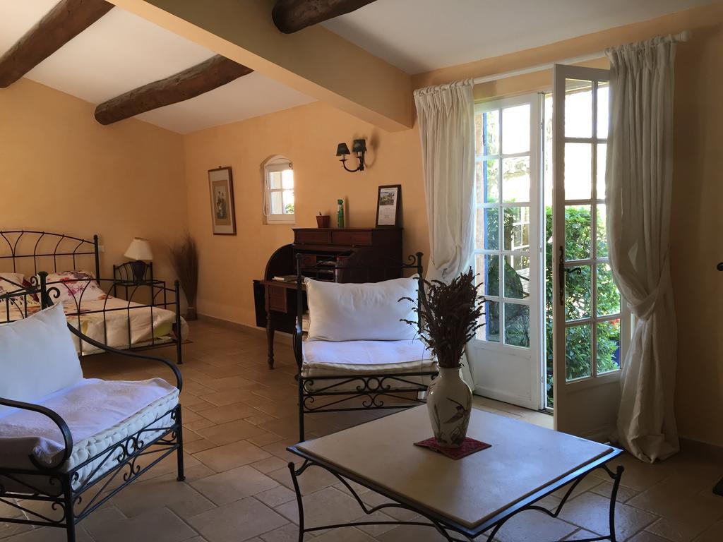 La Ferme Bed & Breakfast Saint-Marc-Jaumegarde Exterior photo