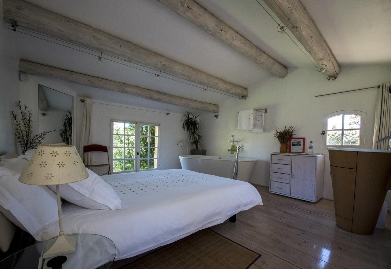 La Ferme Bed & Breakfast Saint-Marc-Jaumegarde Exterior photo