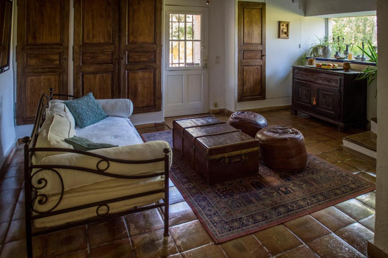 La Ferme Bed & Breakfast Saint-Marc-Jaumegarde Exterior photo